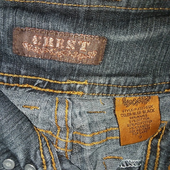 Crest Jeans - Picture 3 of 3
